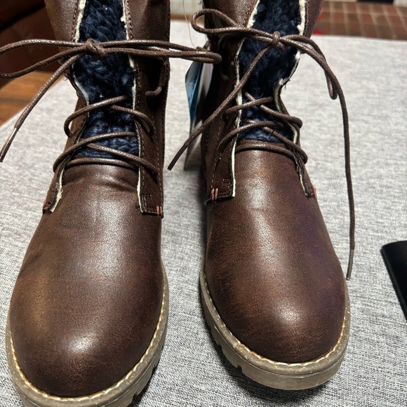 MUK LUKS Women's Tatum Boots, Size 6 - Picture 2 of 7